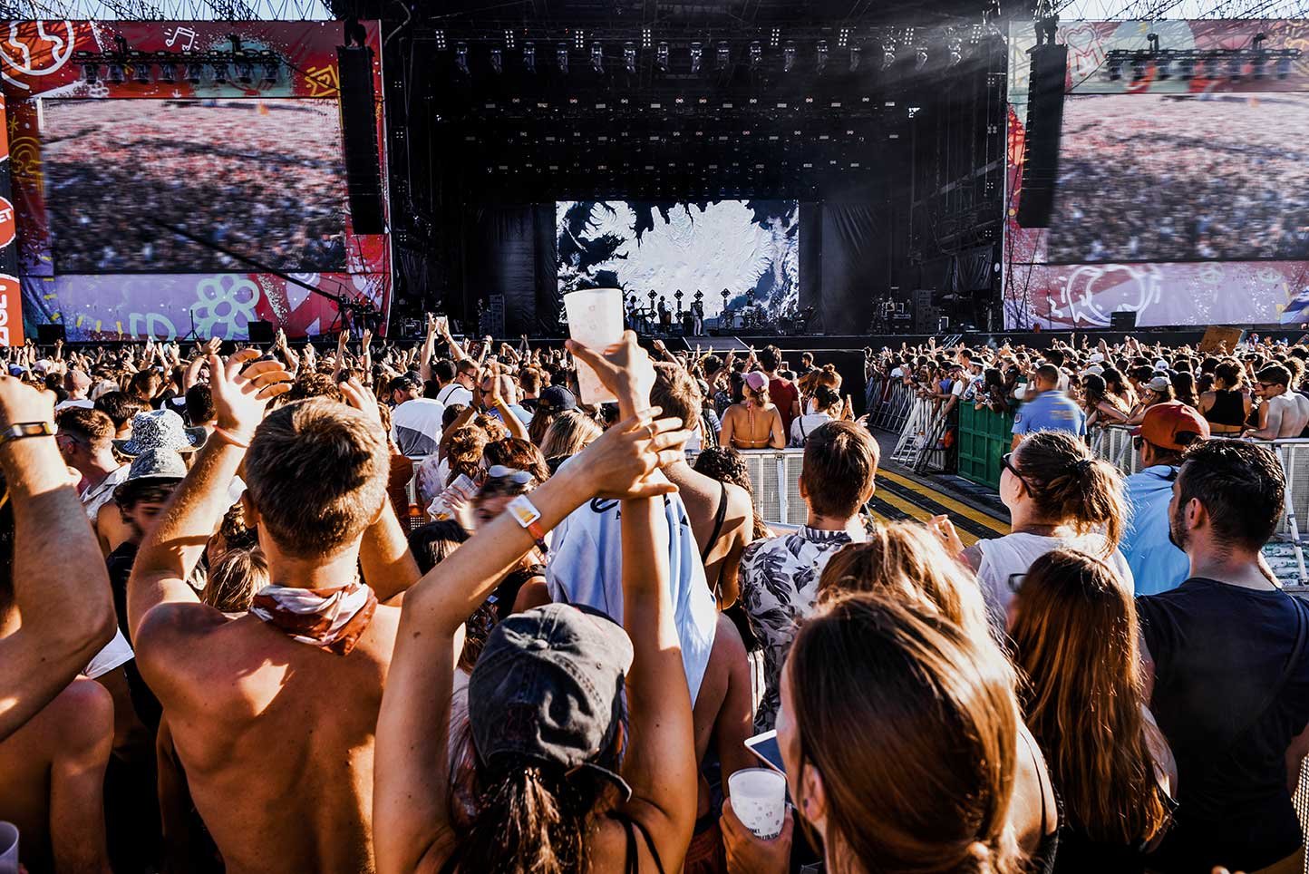 Outdoor-concert-prevent-injuries